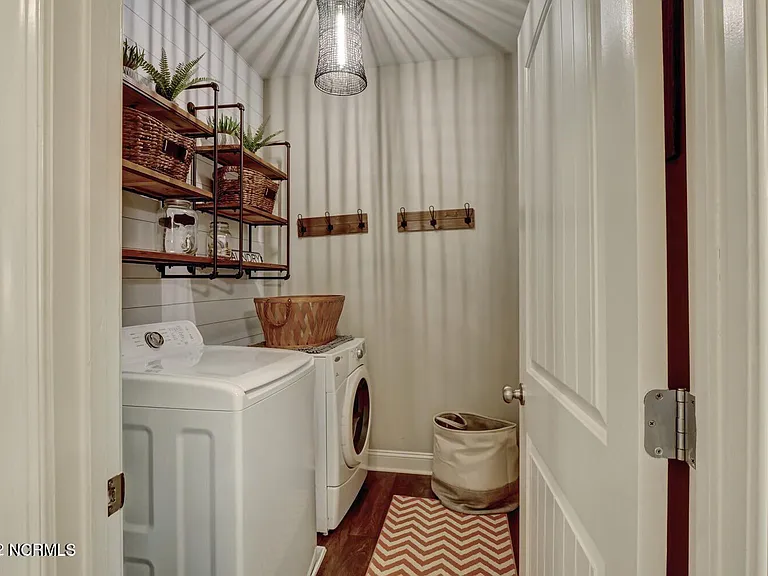 363 Belvedere Dr — Photo 21
