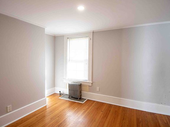 4th image of 195 Riverside Dr #2F