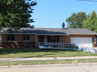 2512 44th St, Two Rivers, WI 54241