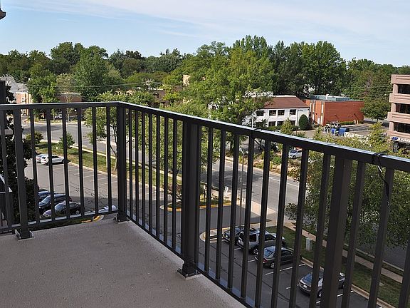 4th image of 6800 Fleetwood Rd APT 601