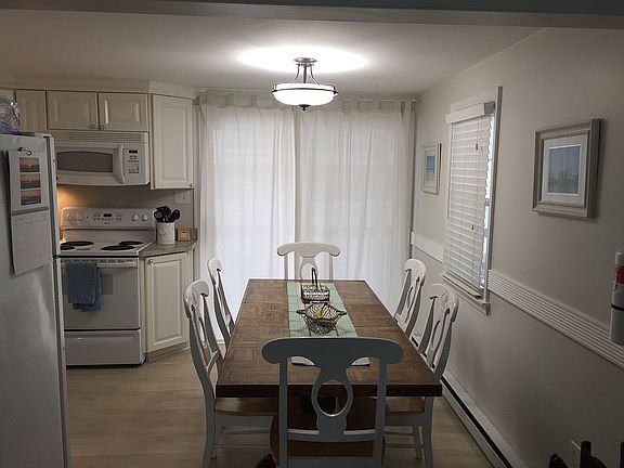 3rd image of 1 W Janet Rd