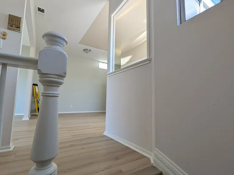 132-134 Clipper St #132 — Photo 3