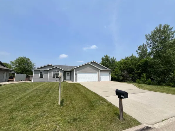1520 Redwood Dr, Janesville, WI 53546