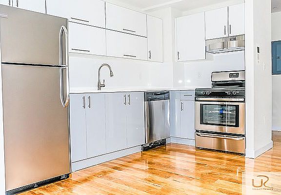 4th image of 278 6th St APT 3H