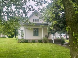 407 S Vine St, Camargo, IL 61919