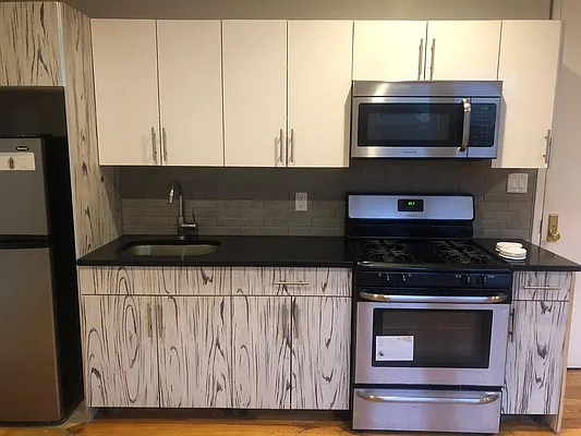 Rented by Premier Metro Realty Corp | media 4