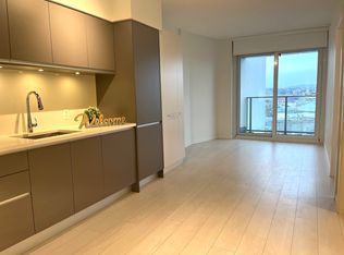 180 E 2nd Ave #911, Vancouver, BC V5T0K4