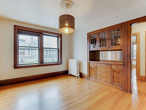 2nd image of 1725 Laurel Ave #4