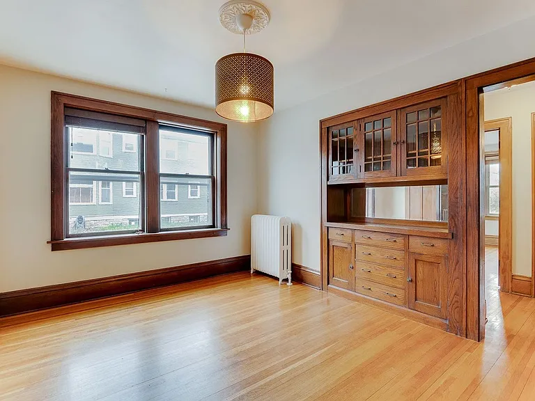 1725 Laurel Ave — Photo 2