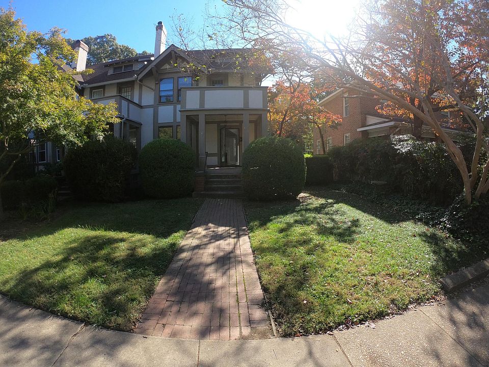 Front grand entrance on Woodburn Road