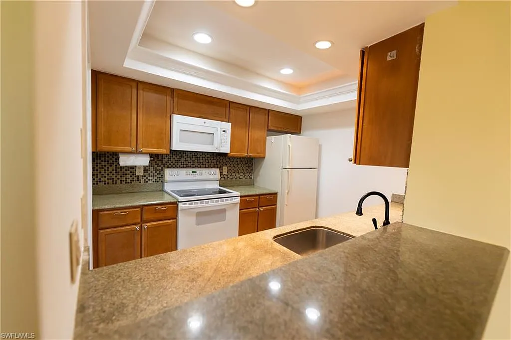 Building Photo - 3655 Boca Ciega Dr #306