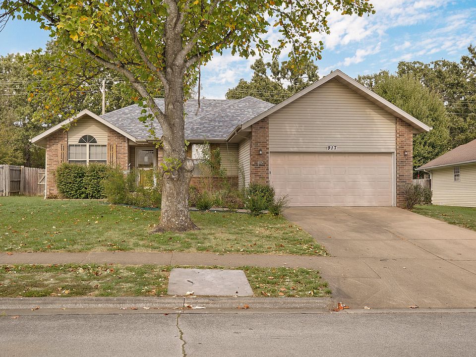 1st image of 917 W Turnberry Boulevard