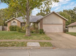 917 W Turnberry Boulevard, Ozark, MO 65721