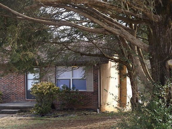 3rd image of 2004 Sunny Ln