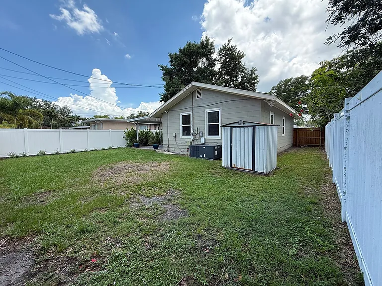 3833 Iris St N — Photo 26