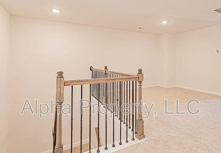 540 Yellow Fox Rd — Photo 16