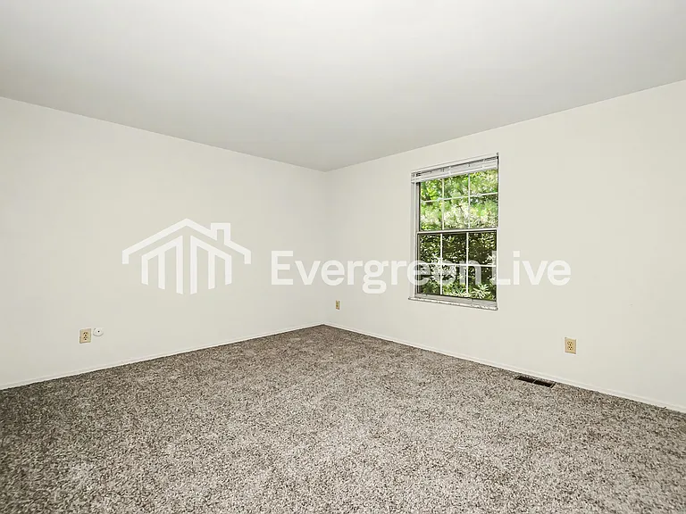 8095 Mount Aetna St — Photo 9