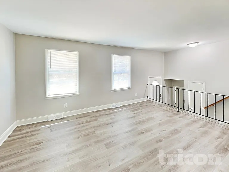 6809 Cardigan Ave — Photo 2