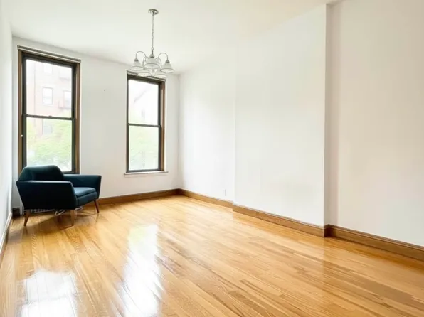 138 West 70th Street image 2 of 12