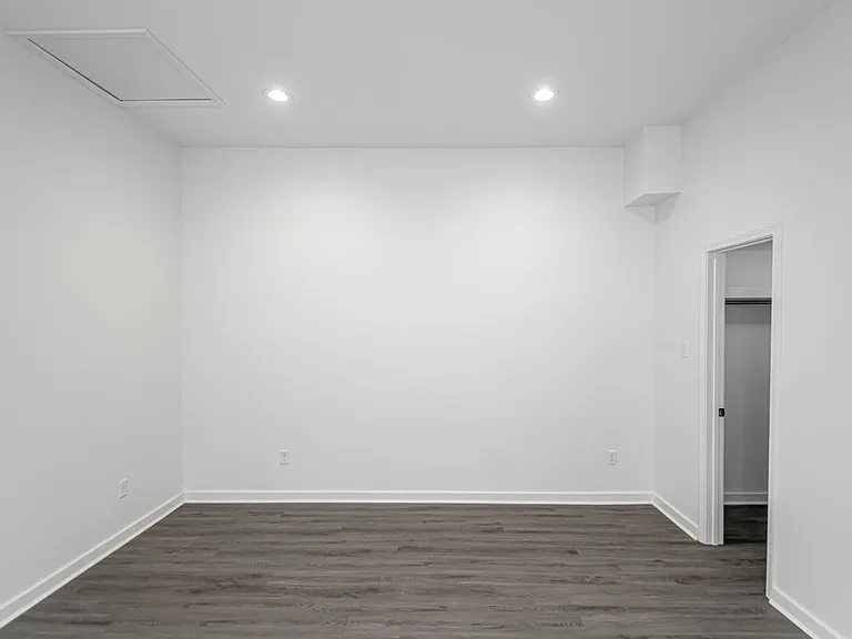 223 S Park St — Photo 10