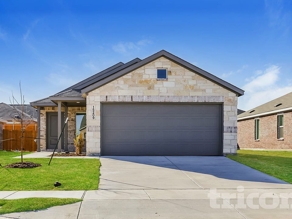 1st image of 15209 Bullfighter Blvd
