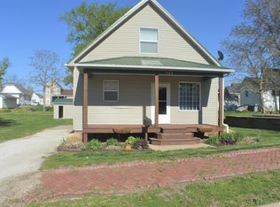 723 N Avenue B, Canton, IL 61520