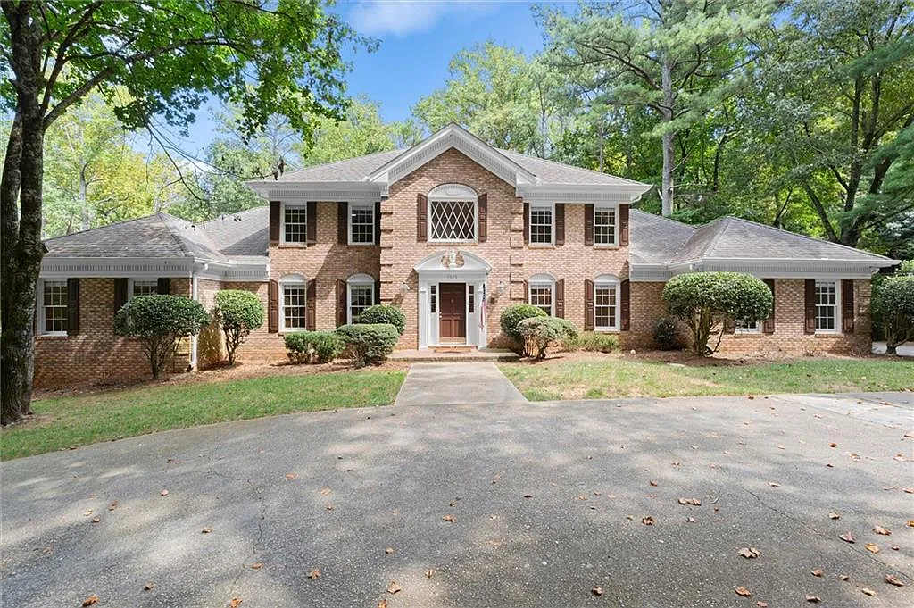 4 bed, 3.5 bath, 4100 sqft, $4,000 — Photo 1