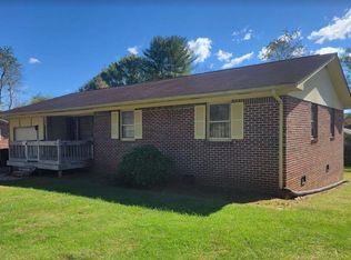 18 Mooreview Ter, Hayesville, NC 28904