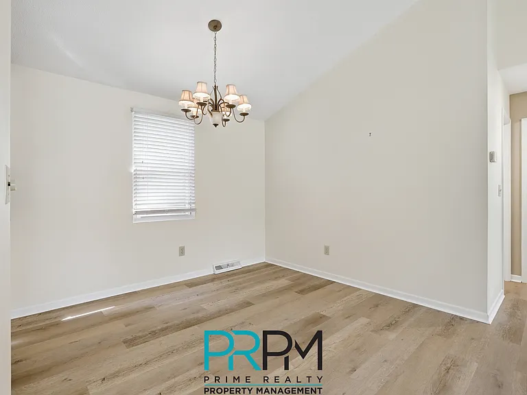 5 Parkstone Ct — Photo 6