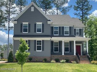975 W Hedgelawn Way, Southern Pines, NC 28387