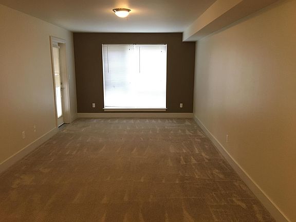 4th image of 20318 15th Ave NE APT 203