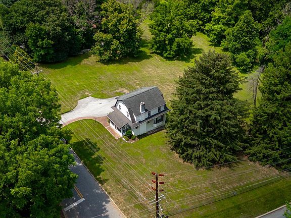 3rd image of 31 Old State Rd
