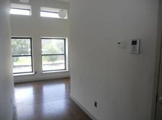 1002 Broad St, Newark, NJ 07102