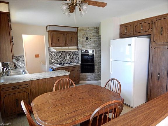 3rd image of 7745 Ann Arbor Dr