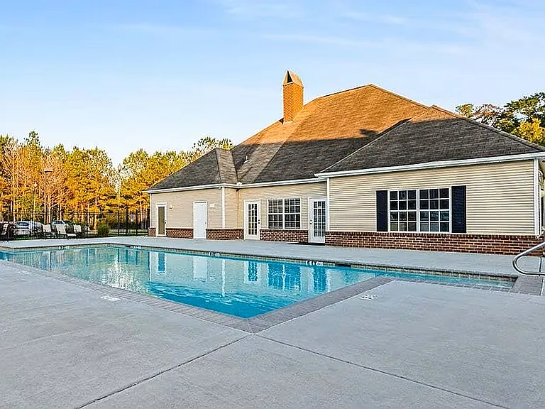 Pool and Clubhouse