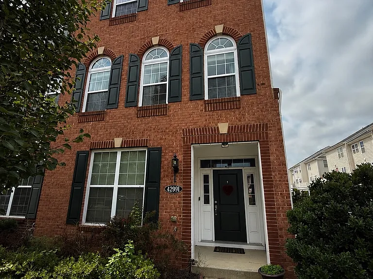 42991 Rosemount Woods Ter — Photo 1