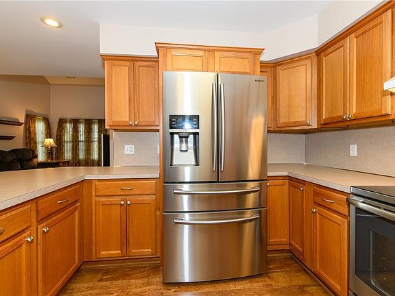 5th image of 300 Adriana Ct