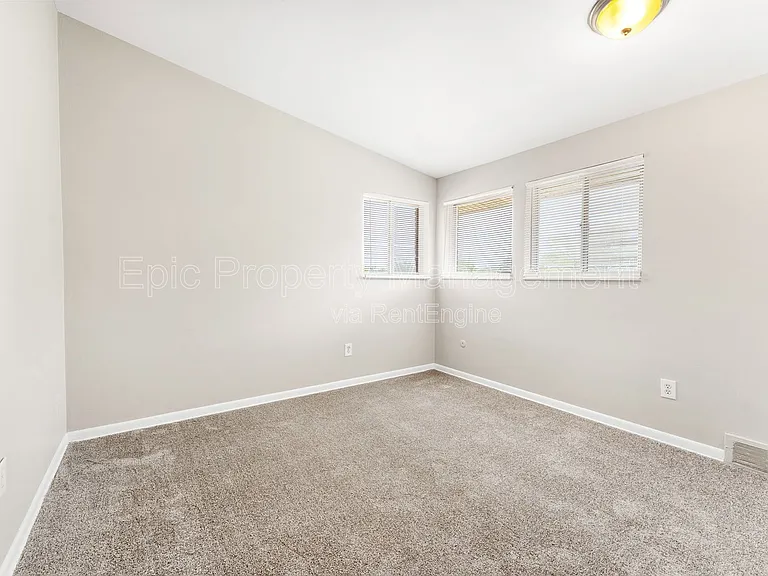 Cavalier Manor — Photo 26