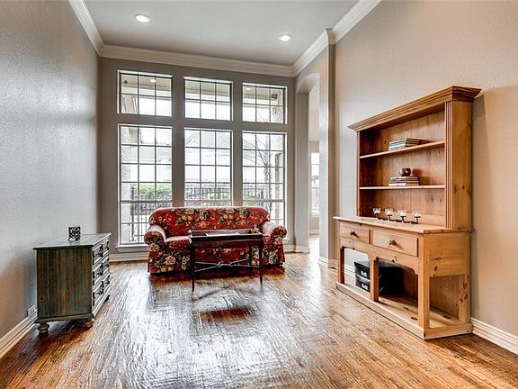 5th image of 6904 Glenview Ln
