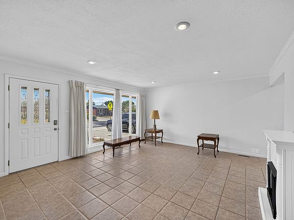 5th image of 851 E Galena Dr