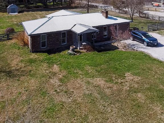 3rd image of 2369 Donald Rd