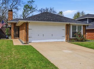 1453 Hampton Rd, Grapevine, TX 76051