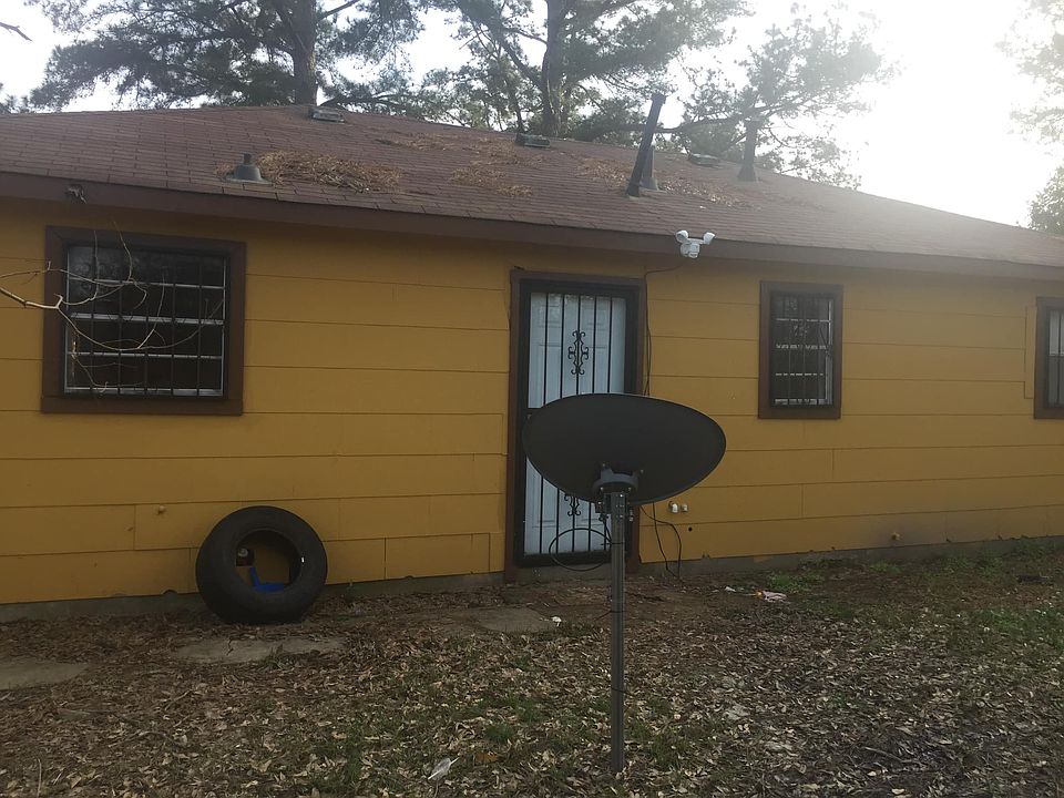 2nd image of 2330 Lake Glen Dr