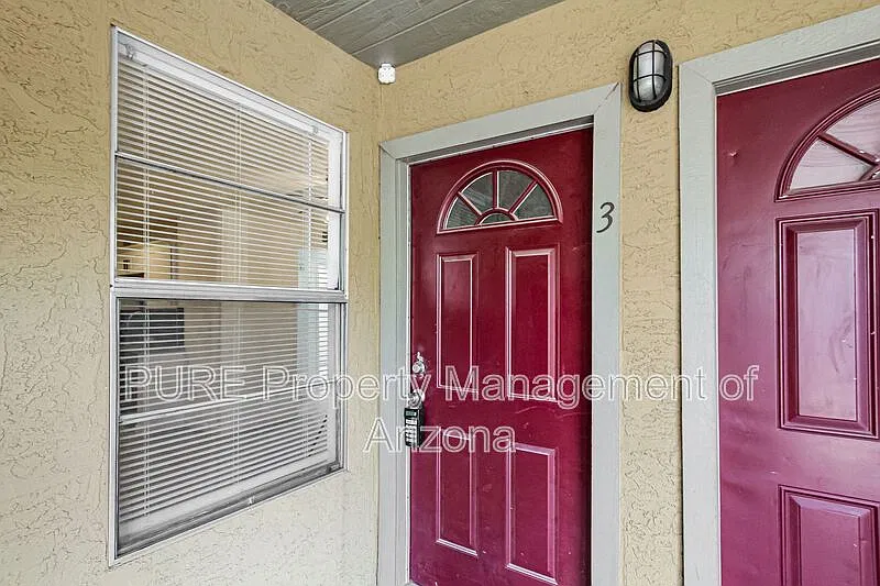 2 bed, 1.0 bath, 643 sqft, $995 — Photo 2