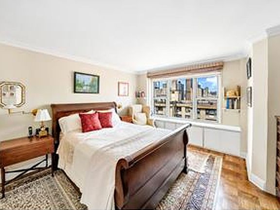 4th image of 440 E 79th St APT 17D