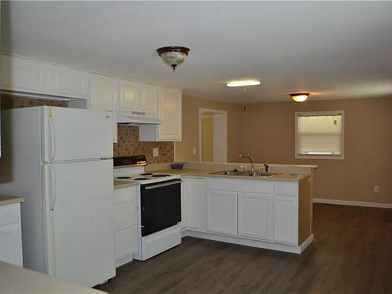 44 Skyline Dr — Photo 5