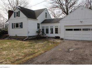 864 Schocalog Rd, Akron, OH 44320