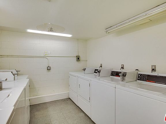 3rd image of 3501 Jasmine Ave #13