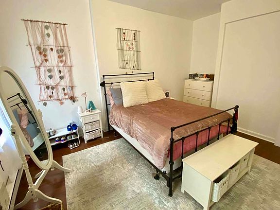 2nd image of 336 E 61st St #2B