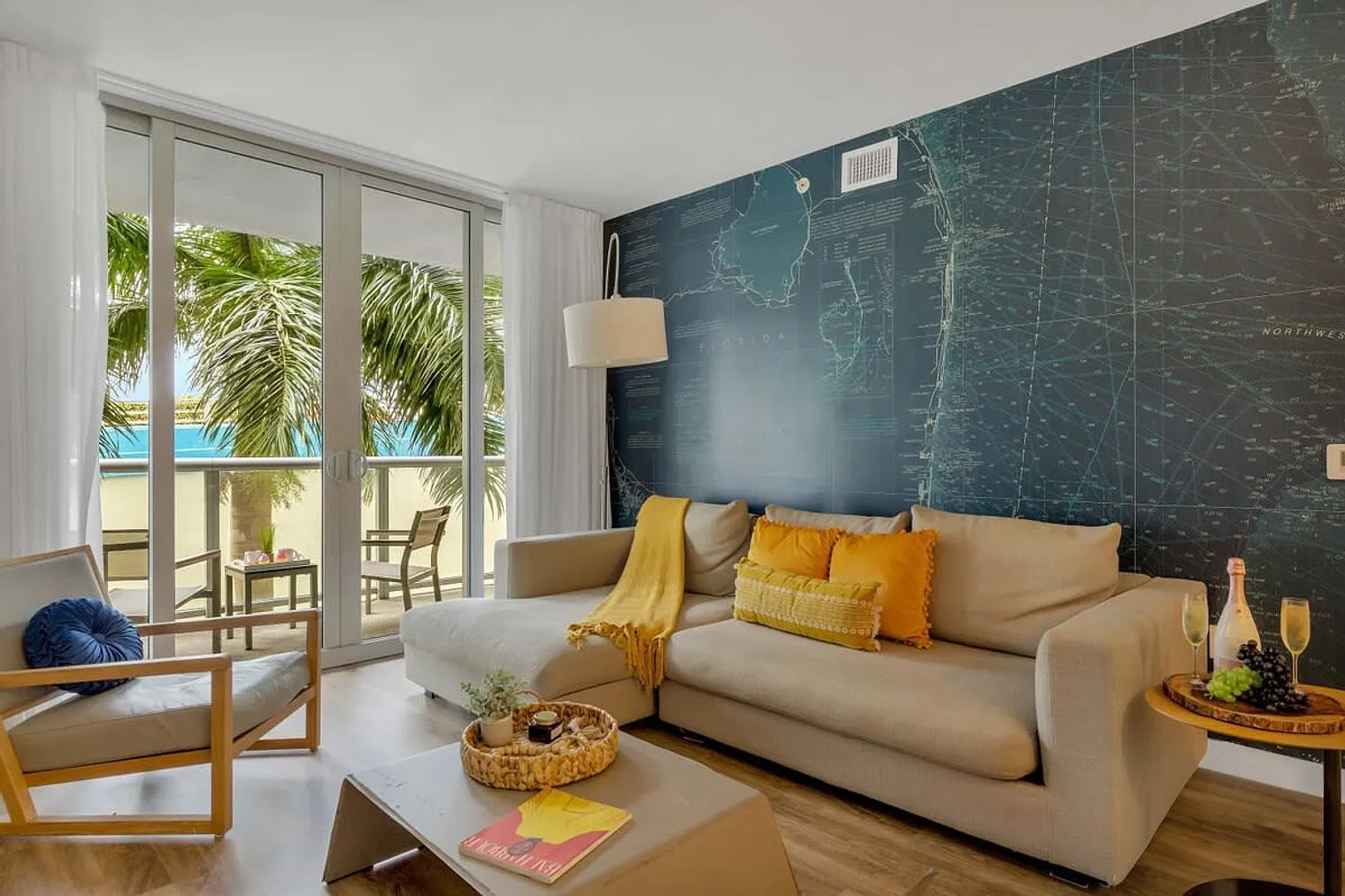 1 bed, 1.0 bath, 699 sqft, $2,532 — Photo 1